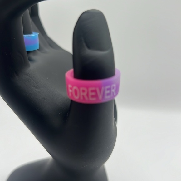 Silicone Ring Set FOREVER Stretch Rings - Picture 4 of 4